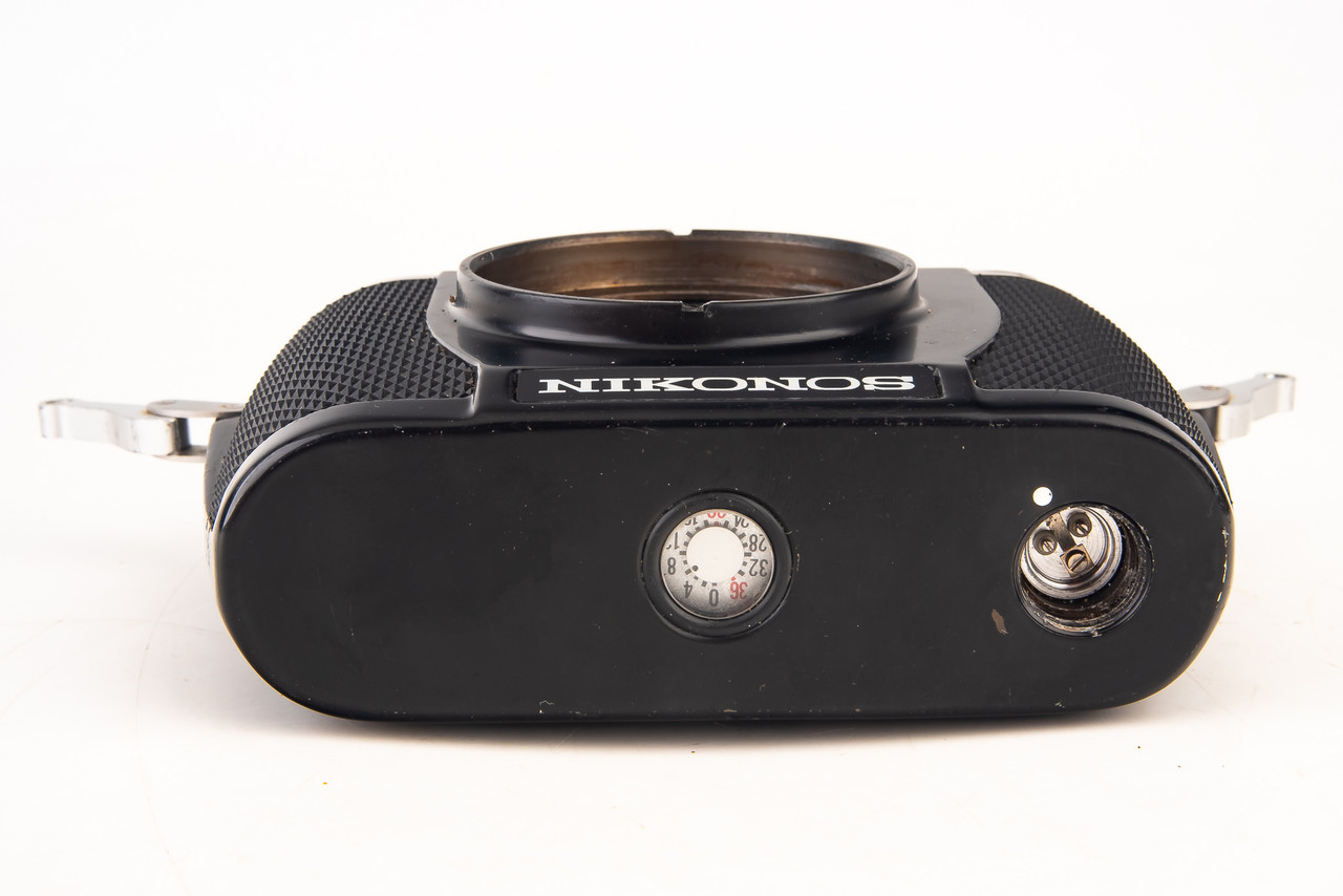 Nikon Nikonos II Underwater Waterproof 35mm Film Camera Body