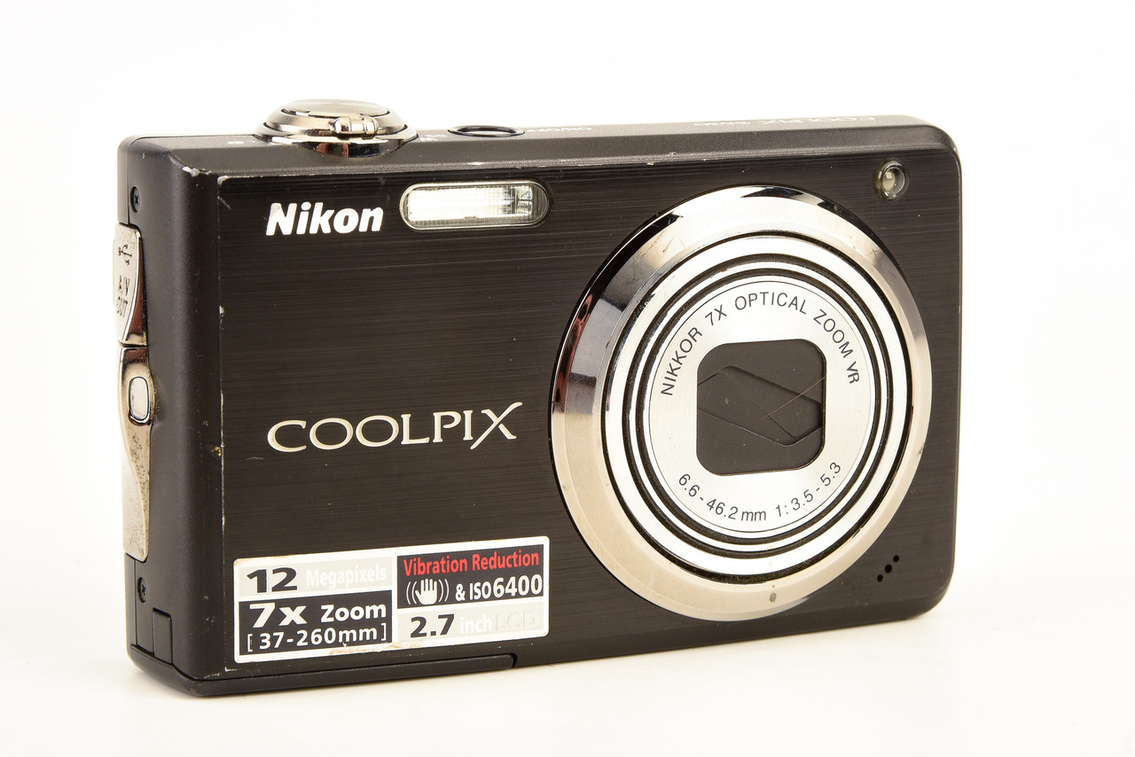 Nikon Coolpix S630 12MP 7X Zoom Digital Camera Black for PARTS or