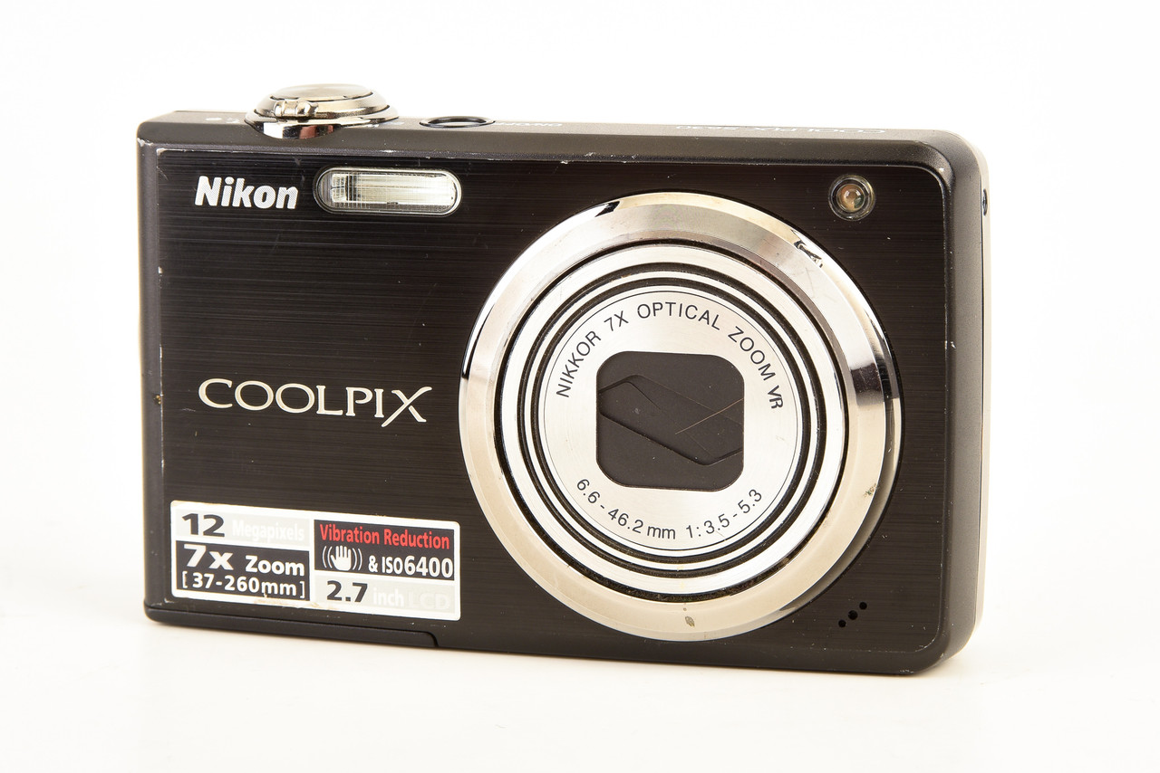 Nikon Coolpix S630 12MP 7X Zoom Digital Camera Black for PARTS or