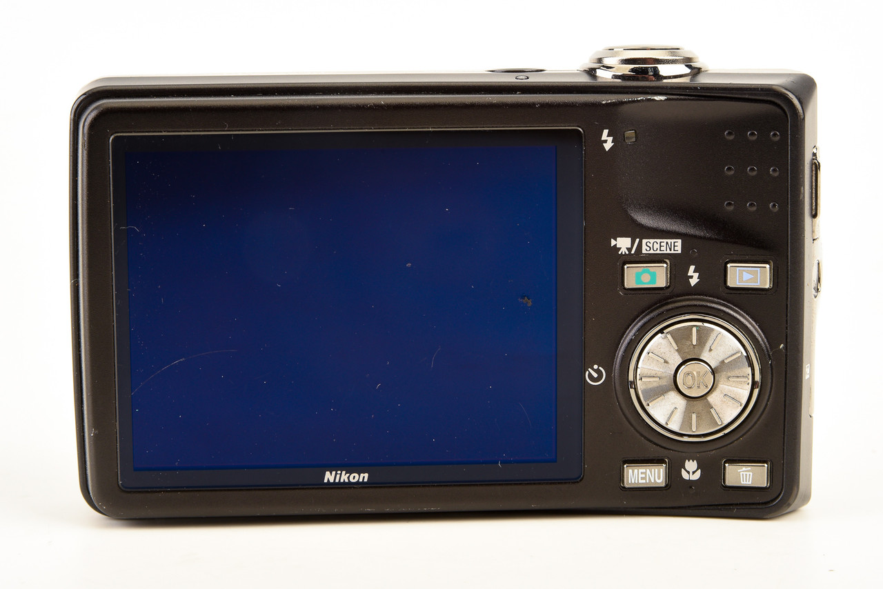 Nikon Coolpix S630 12MP 7X Zoom Digital Camera Black for PARTS or