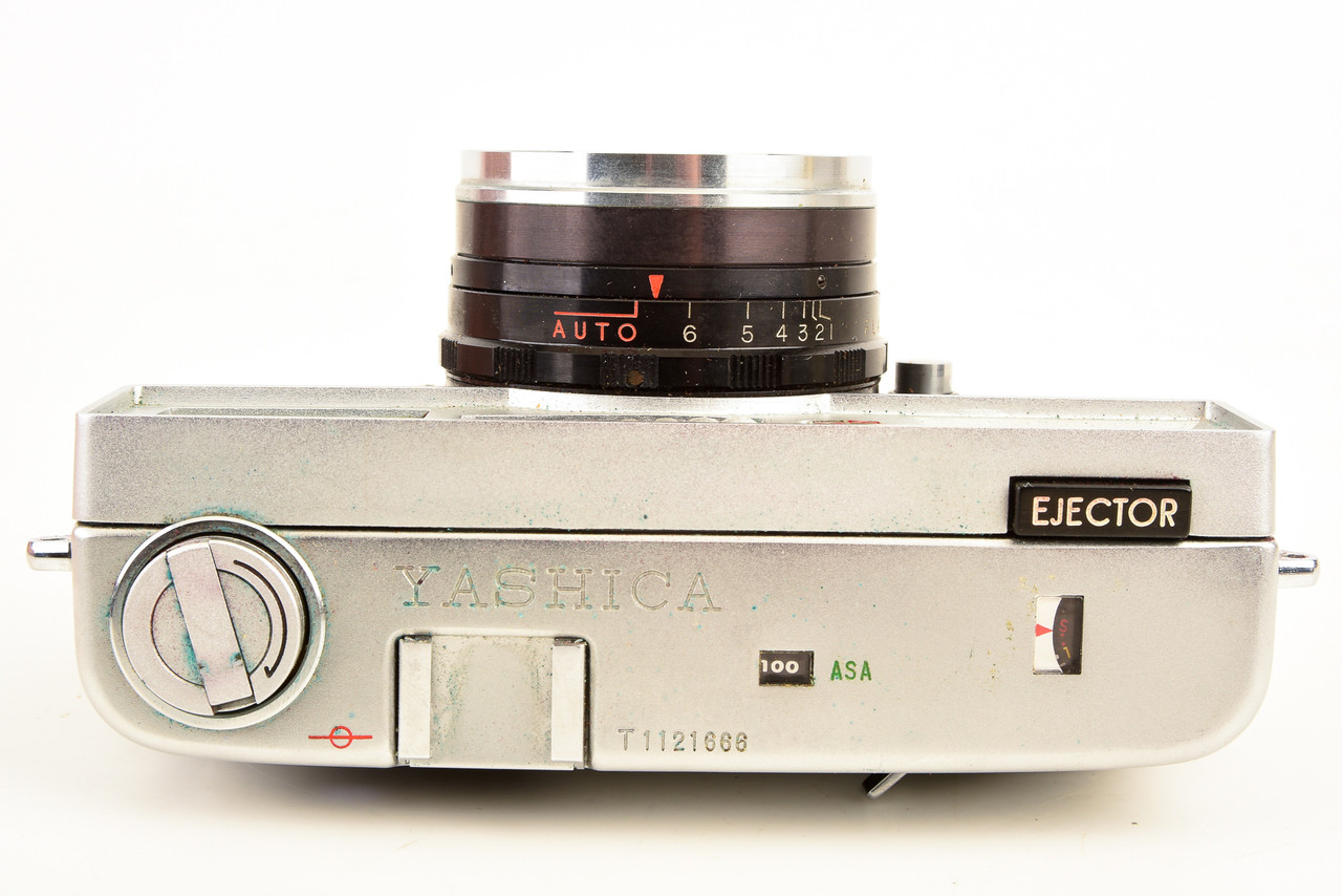 Yashica 35 Flash-O-Set 35mm Film Rangefinder Camera in Box AS-IS