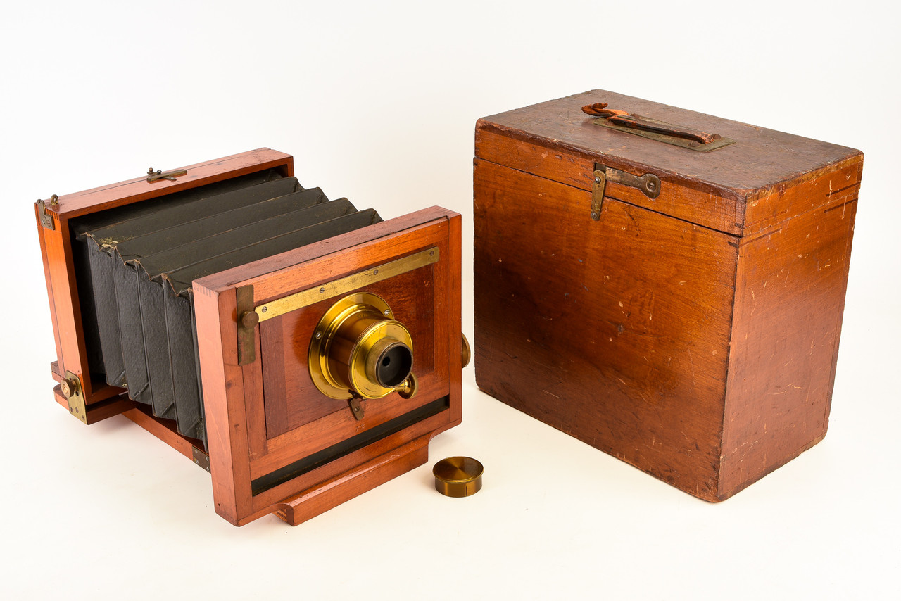 Scoville Mfg Co 5x8'' Waterbury Wooden Tailboard Camera with Brass