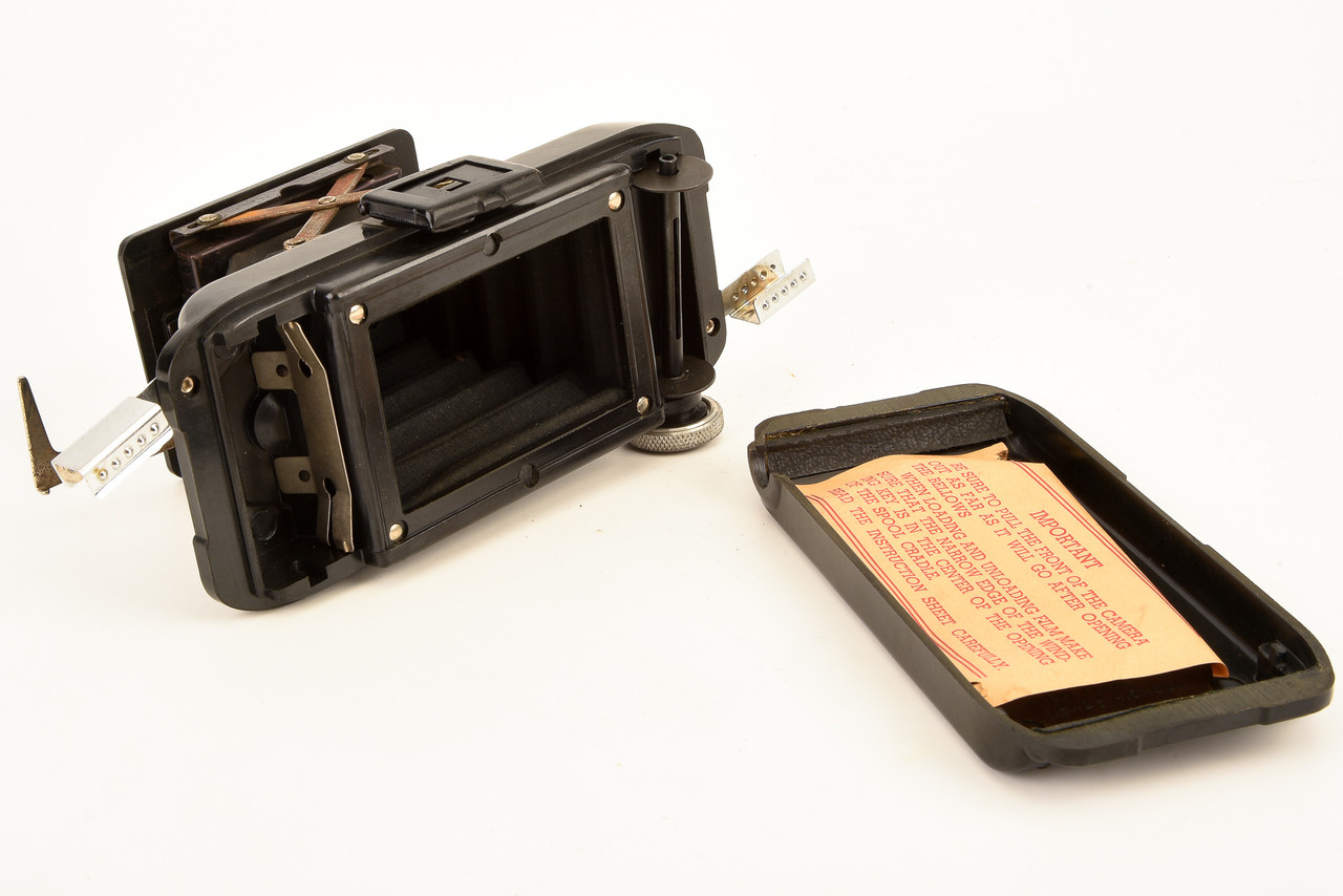 Spartus Folding 127 Roll Film 4x6.5cm Art Deco Viewfinder Camera