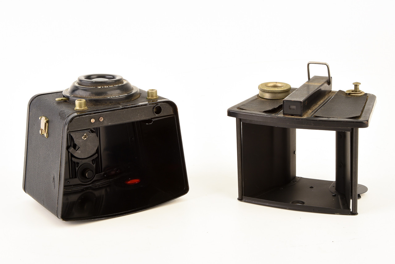 【アンティーク】コダック ブラウニー フラッシュ シックス 20 Kodak Six-20 Flash Brownie - Camera-wiki.org - The free