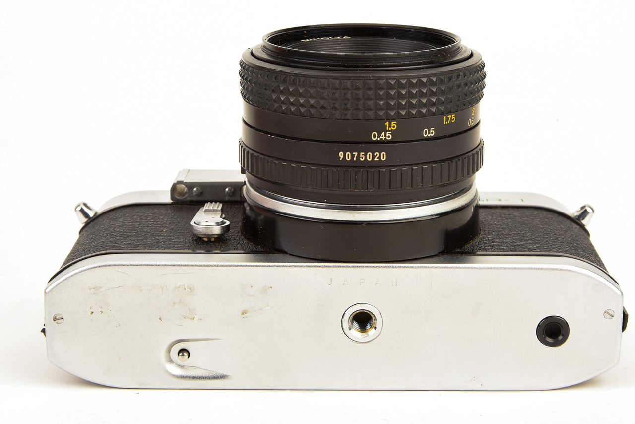 Minolta SR-1 一眼レフカメラ 赤城耕一：第11回 後期型では「完全自動絞り」を搭載した！ 「ミノルタ