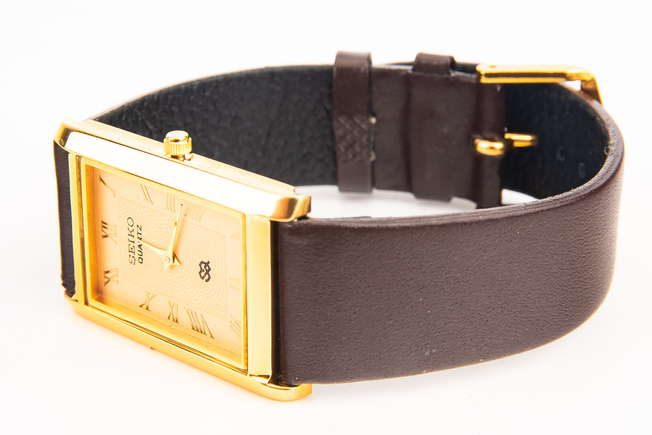 SEIKO SLOBE ブラウンレザー時計 Seiko SO 325714 Quartz Men's Tank Style Gold Watch with Leather
