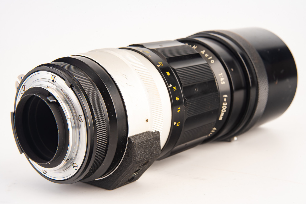 Nikon Nikkor-H Auto 300mm f/4.5 Ai MF Telephoto Lens with UV