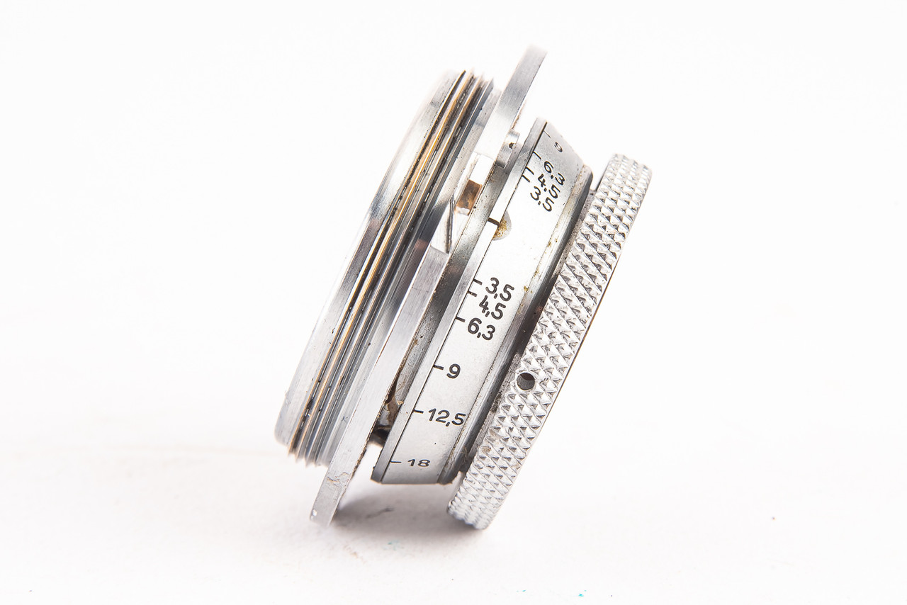 Leica Leitz Elmar 3.5cm 35mm f/3.5 Wide Angle Lens M39 with Caps