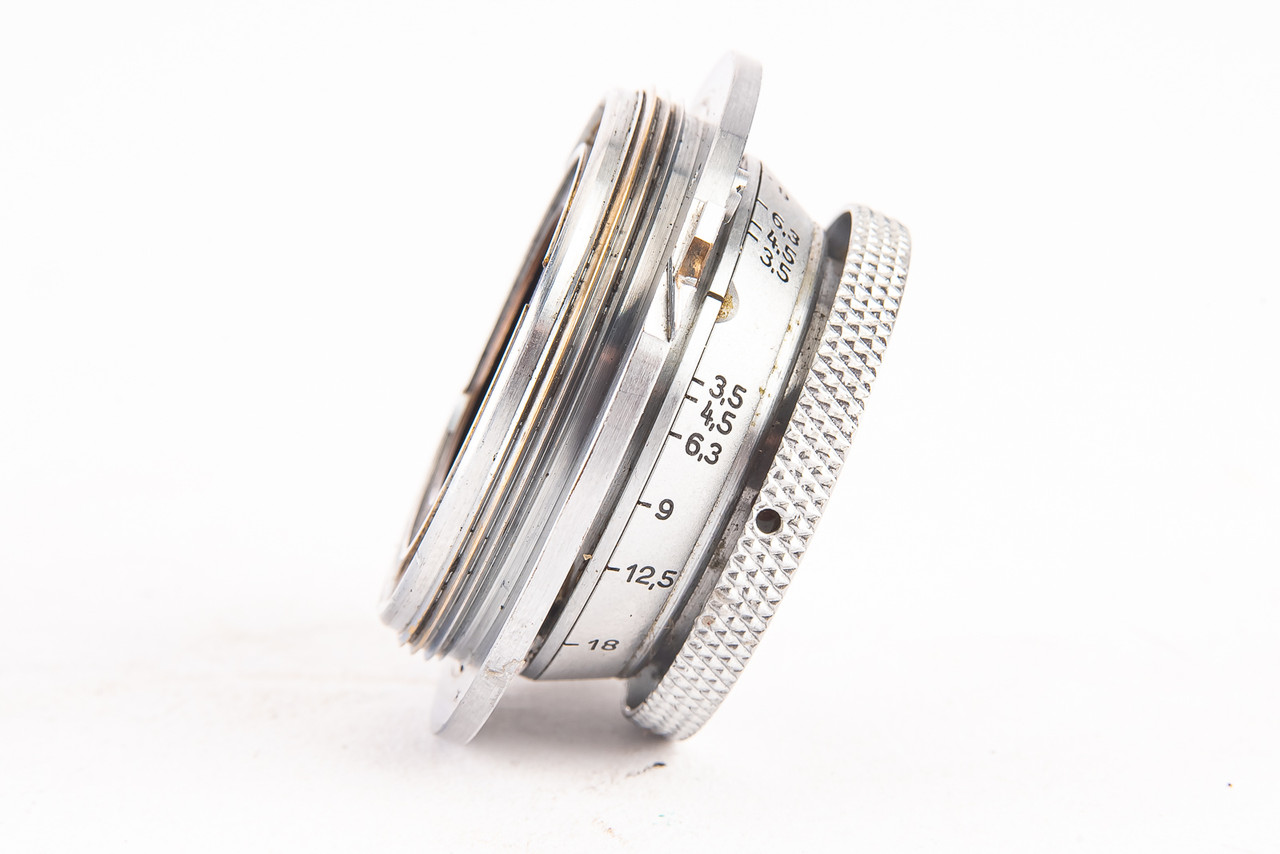 Leica Leitz Elmar 3.5cm 35mm f/3.5 Wide Angle Lens M39 with Caps