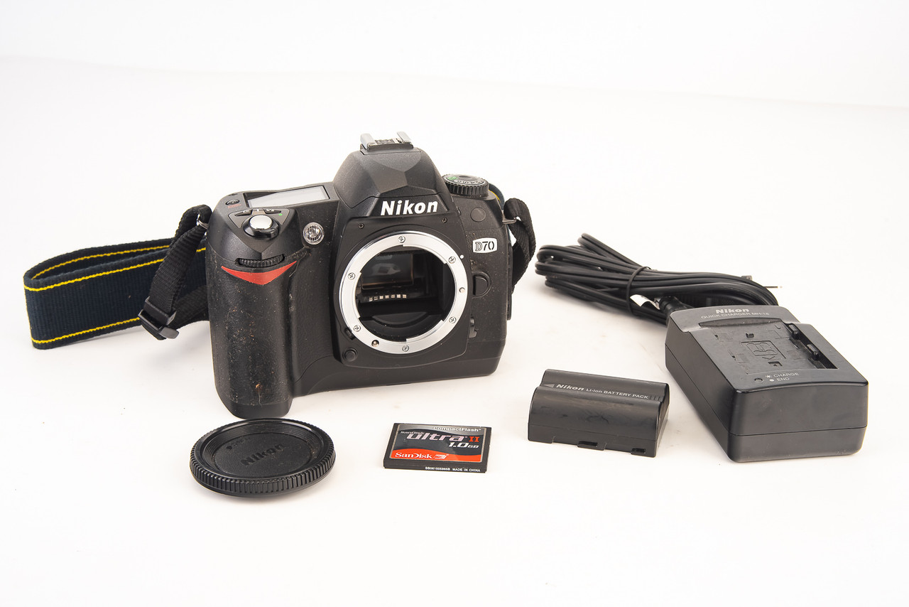 Nikon D70 6.1MP Digital SLR Camera Body with 1GB CF Card Charger