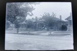 Antique 5x7 Inch Plate Glass Negative Of Family Sitting Outside Their House V35