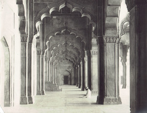 Vintage Black & White Photograph of The Moti Masjid, Pearl Mosque (V3943)