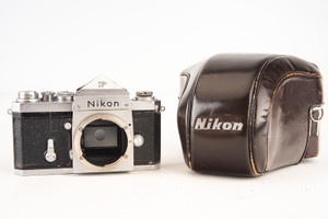 Nikon F Eye Level 35mm SLR Film Camera Body in Ever Ready Case TESTED V10