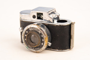 Hadson Hit Style Camera 14×14mm Exposures 17.5mm Film Vintage RARE V21