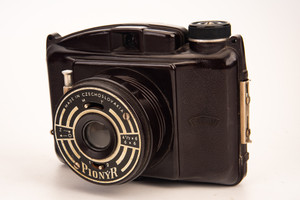 Pionyr Druopta Praha Czechoslovakian Made Bakelite 120 Camera Vintage WORKS V29