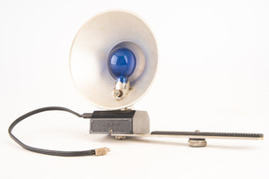 Kalart Vintage Photo Flash Unit with 5 Inch Reflector Bracket Cord and Bulb V15