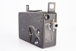 Vintage Cine Kodak Model BB 16mm Motion Picture Cine Camera with Lens WORKS V16