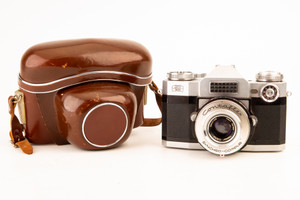 Zeiss Ikon Contaflex Super 35mm SLR Film Camera with Tessar 50mm f/2.8 Lens V20