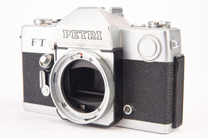Petri FT 35mm SLR Film Camera Body Meter Works AS-IS for Parts or Repair V16