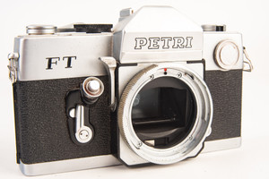 Petri FT 35mm SLR Film Camera Body AS-IS for Parts or Repair V26