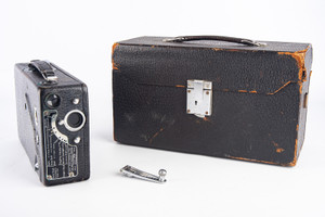 Cine Kodak Model K 16mm Film Camera In Original Case for PARTS OR REPAIR V14