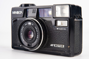 Minolta Hi-Matic AF2-M 35mm Film Camera FOR PARTS OR REPAIR V10