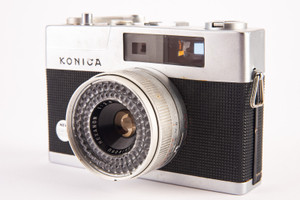 Konica EE Matic S 35mm Film Rangefinder Camera As-is for Parts Repair V11