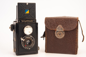 Voigtlander Brillant 120 TLR Box Camera with Voigtar 75mm f/6.3 Lens & Case V21