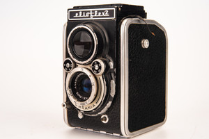 Ferrania Elioflex 2 120 Roll Film TLR 6x6cm Camera with 75mm f/6.3 Lens V27