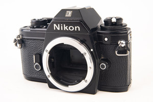 Nikon FE ボディ Nikon FE 35mm SLR Film Camera Body in Original Box with Manual