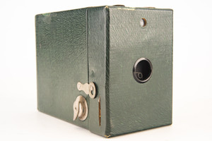 Kodak Rainbow Hawk Eye No 2 Green Box Camera Model C Uses 120 Film Antique V24