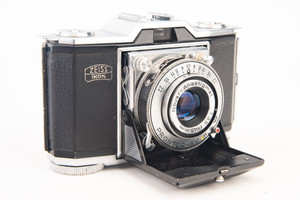 Zeiss Ikon Contina 35mm Viewfinder Camera with Pantar 45mm f/2.8