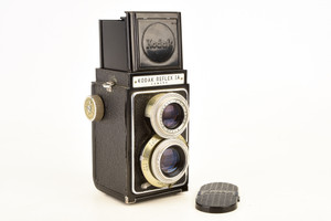 Riken Ricohflex Model VII 120 Film 6x6cm TLR Camera with 80mm Lens
