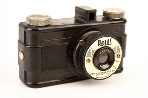Rolls Plastic 127 Roll Film Camera with Rollax 50mm Lens WORKS Rare Vintage V222