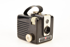 Kodak Brownie Hawkeye 620 Roll Film Camera Flash Model Vintage 1950's WORKS V29