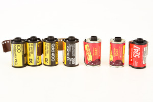 Kodak & Red Tag 35mm Film EXPIRED 7 Roll Lot Color Neg Gold Kodacolor 5247 V29 Kodak & Red Tag 35mm Film EXPIRED 7 Roll Lot Color Neg Gold Kodacolor 5247 V29