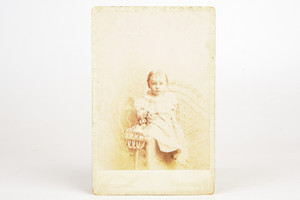 1889 Cabinet Card 6.5 x 4.25'' Albumen Photo w Fancy Back - Sharp Focus Baby V28