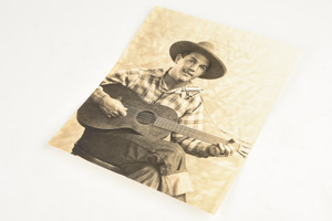 1931 7½ x 9½'' Photo - Cecil Wright Playing the Guitar San Francisco V23