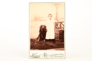1890s Cabinet Card 4¼x6½'' Albumen Photo Child in White Gown Posing with Dog V23