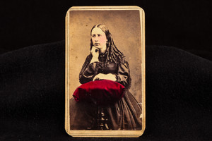 1870s CDV Carte-de-visite Photo 2⅜x4" - Hand Colored Studio Portrait of Lady V23