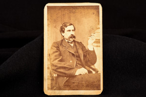 1870s CDV Carte-de-visite Photo 2¾x4¼" - Seated Gentleman Smoking Cigar V20