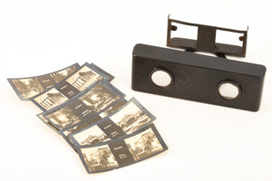 Antique All Metal Folding Pocket 3x7cm Stereo Viewer with 9 Cards V23