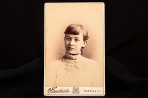 Victorian Cabinet Card Striking Young Jodie Foster Doppelganger Portrait V26