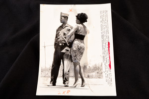1965 Press Photo - Dominican Civil War Woman Looking For Boyfriend 7x9" V29