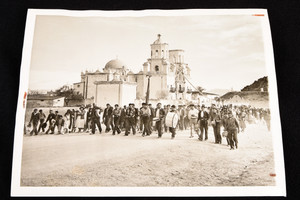 1940 Press Photo Procession at Mission San Xavier del Bac, Arizona 9x7¼"