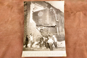 Chicago National Biscuit Co Cookie Boxcar Crash AP Wirephoto Photo 1947 V34
