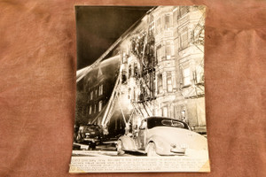 10 Dead in Chicago Apartment Fire Near Northwest Side 1947 AP Wire Photo V32