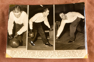 Harold Bork Handless Veteran Bowling Demonstration 1947 AP Wire Photo V38