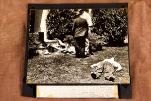 1947 AP Wire Photo Hayward California Murder Suicide Shooting Scene Dead V33