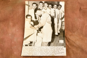 US Navy Operation Crossroads Bikini Atoll Blood Tests 1947 AP Wire Photo V35